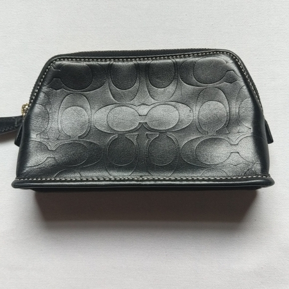 Coach Small Zippered Clutch. - Picture 10 of 11